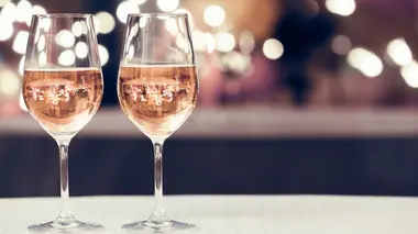 90 jours pour se marier Dernier verre de célibataire