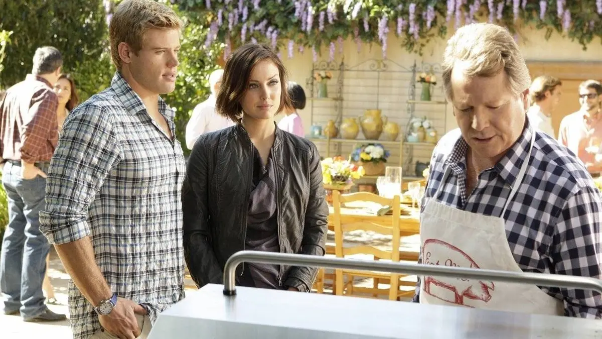 90210 Beverly Hills : Nouvelle Génération S02E20 Pères et Impairs