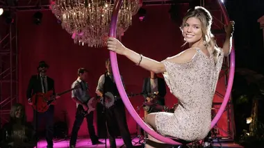 Pauvre petite fille riche