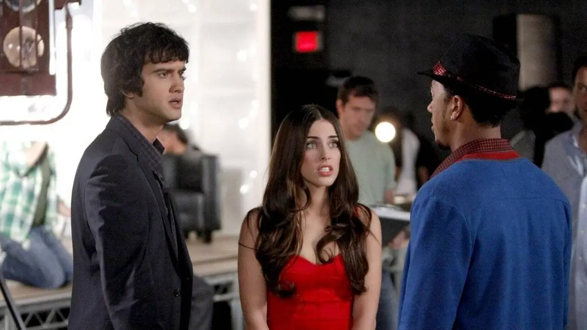 90210 Beverly Hills: Nouvelle génération S03E15 La belle et le geek