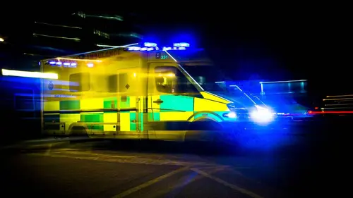 999 : Quelle est votre urgence ? S04E25 Armes blanches