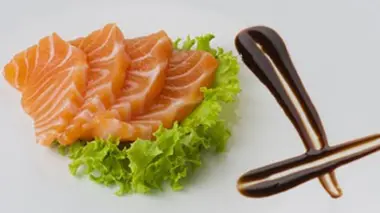 Que mangent les saumons d'élevage ?