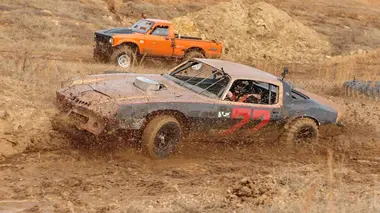 À fond la caisse, avec Mike Finnegan Camping-car sur deux roues !
