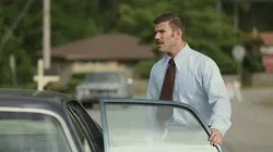 A Friend of the Family S01E08 Les ténèbres extérieures