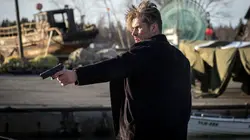 A Good Family S01E04 Double enterrement