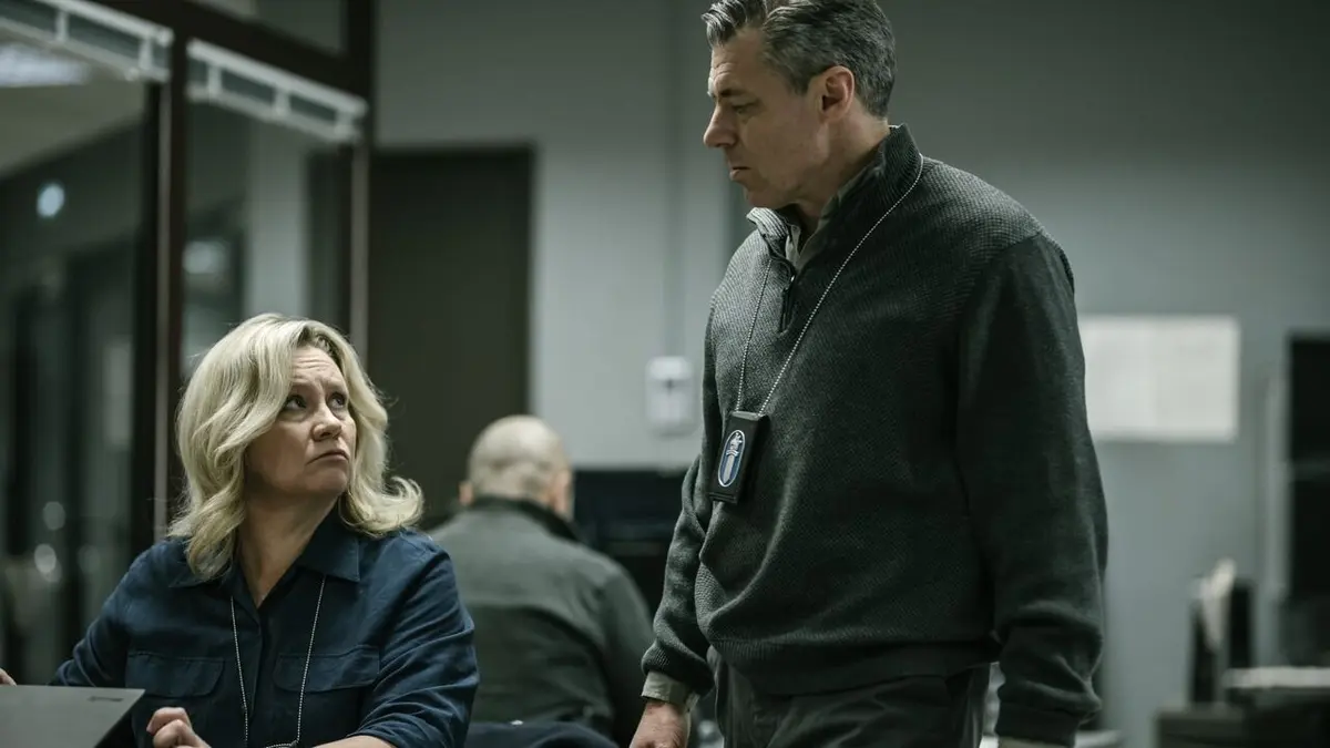 A Good Family S01E04 Double enterrement