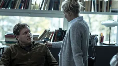 A Good Family S01E03 L'étreinte du papillon
