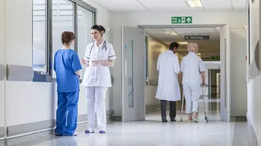 A l'école des infirmières