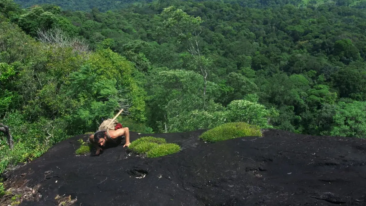 A l'épreuve d'une tribu : Amazonie Sommets périlleux