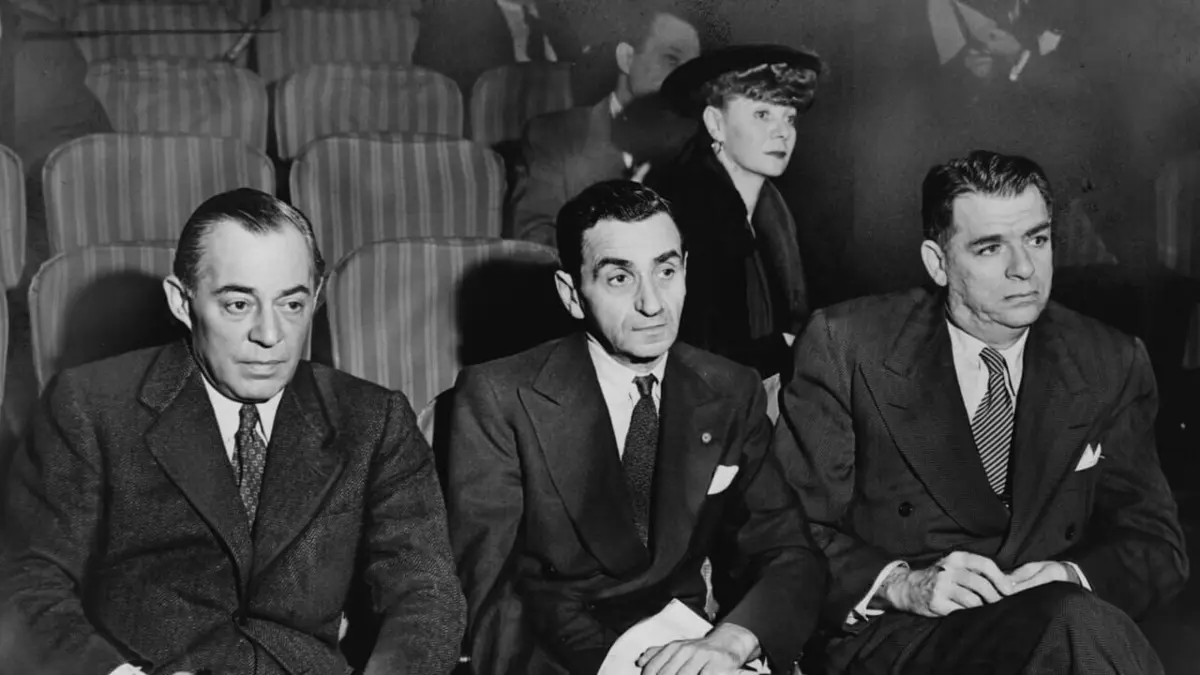 A l'ombre de la Seconde Guerre mondiale Sous les bombardements