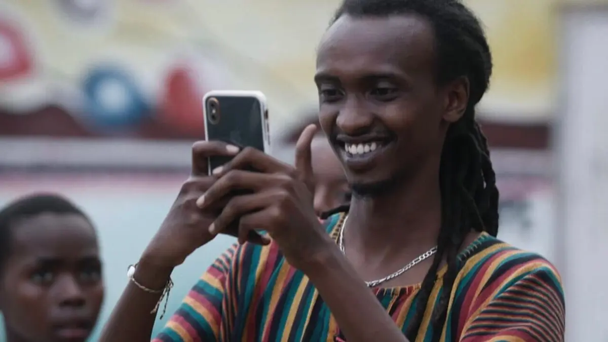 A l'ombre des collines