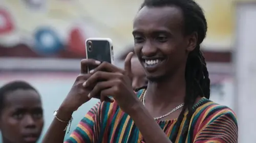 A l'ombre des collines