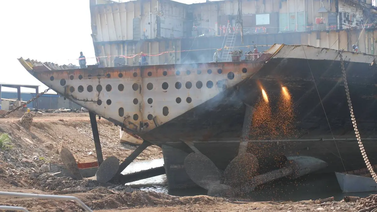 Mega structures S03E01 Bateau de la Navy