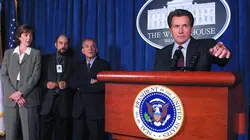 A la Maison Blanche S04E17 Red Haven est en flammes en streaming