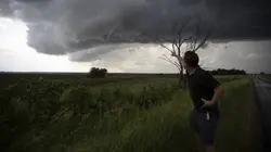 A la poursuite des tornades S01E03 Double menace