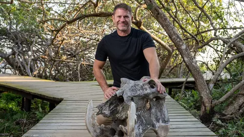 A la rencontre des hippopotames avec Steve Backshall