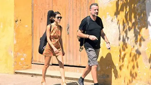 A la roots S02E00 Joyce Jonathan