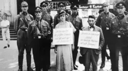 Visuel de A la table des nazis