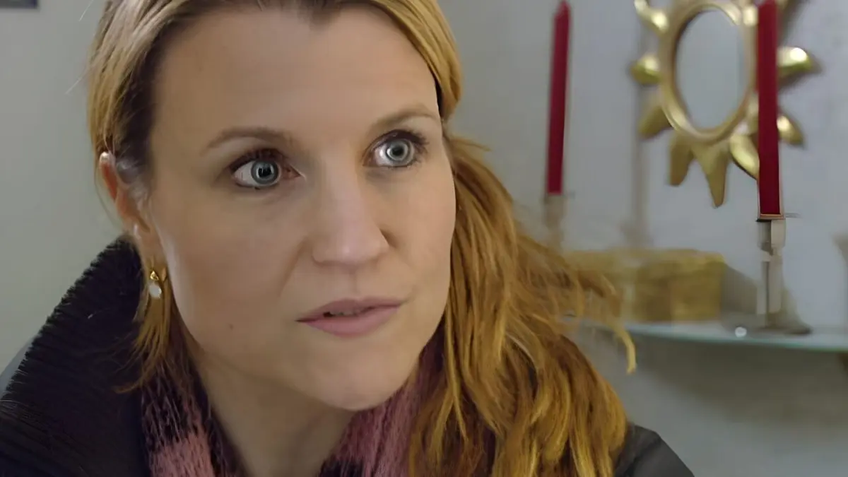 Achter Gesloten Deuren Uitgekleed