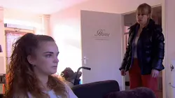 Achter Gesloten Deuren What you see