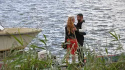 Achter Gesloten Deuren