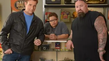 Carolyn enlève le haut