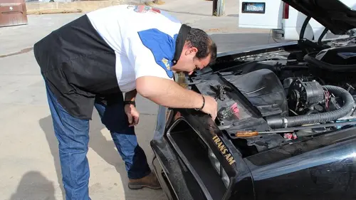 Affaires qui roulent S02E01 Cours après moi JD