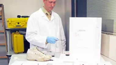 Etranges similitudes