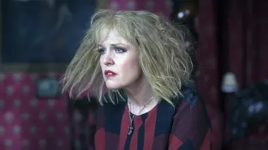 Agatha Raisin S01E07 La sorcière de Wyckhaden
