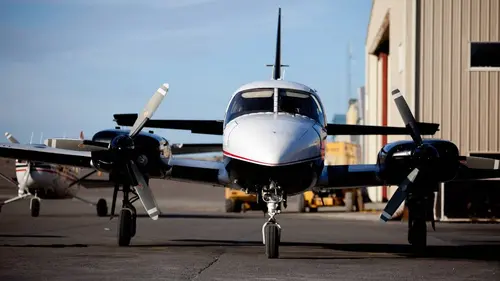 Air Alaska S02E04 De l'argent dans le ciel