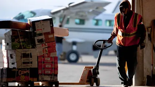 Air Alaska S02E07 Des tripes et la gloire