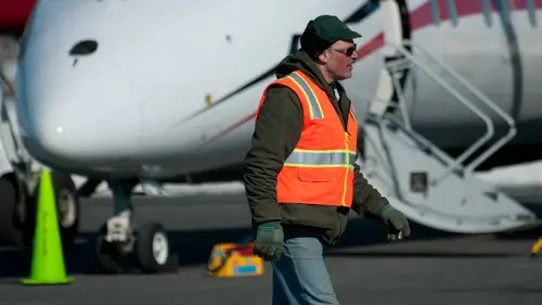 Air Alaska S03E01 Le temps est compté