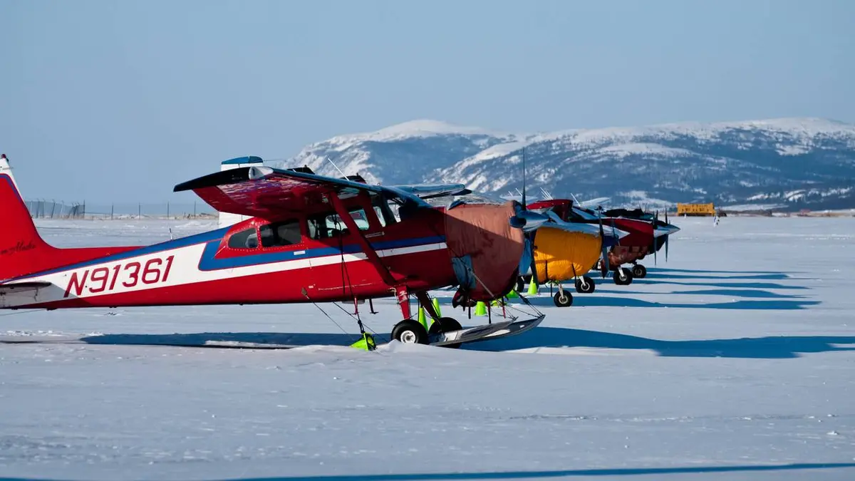 Air Alaska S03E07 Turbulences