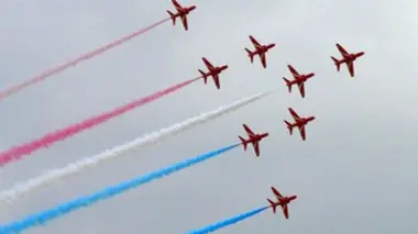 Explosions et élégance