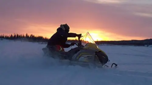 Alaska : les derniers trappeurs S01E02 En milieu hostile