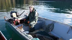 Alaska : seuls au monde  L'homme à la hache