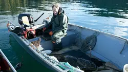 Alaska : seuls au monde  L'homme à la hache