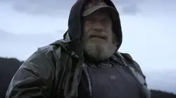 Alaska : seuls au monde Les pieds dans l'eau