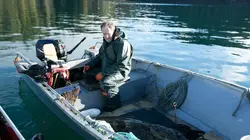 Alaska : seuls au monde  L'homme à la hache