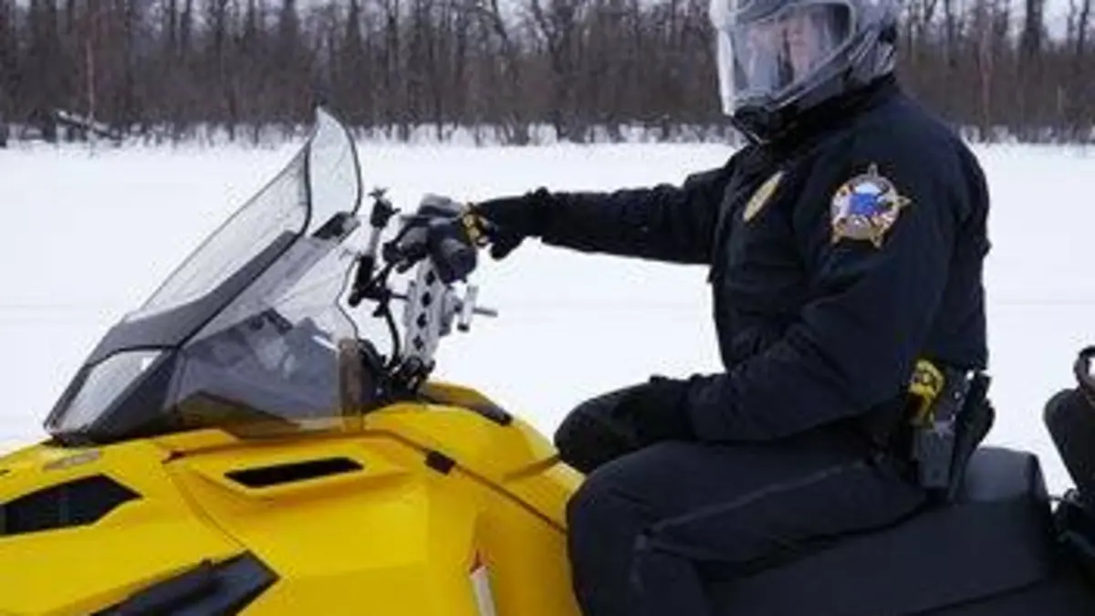 Alaska State Troopers S04E10 Squatteur armé