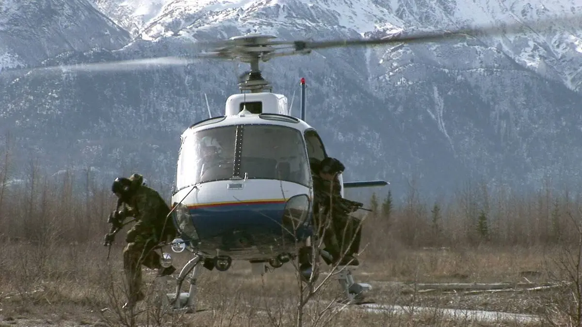 Alaska State Troopers S05E09 Armés de couteaux