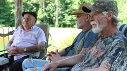 Alcool de contrebande S08E16 Breaking the Code