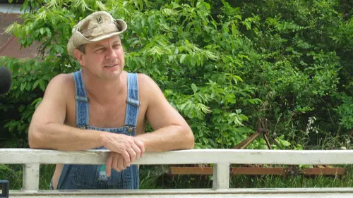 Alcool de contrebande S03E14 Courage liquide