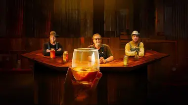 Alcool de contrebande : le meilleur distillateur S10E01 Noël de contrebande