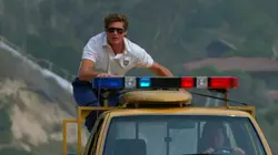 Alerte à Malibu S05E07 Surveillance trop rapprochée