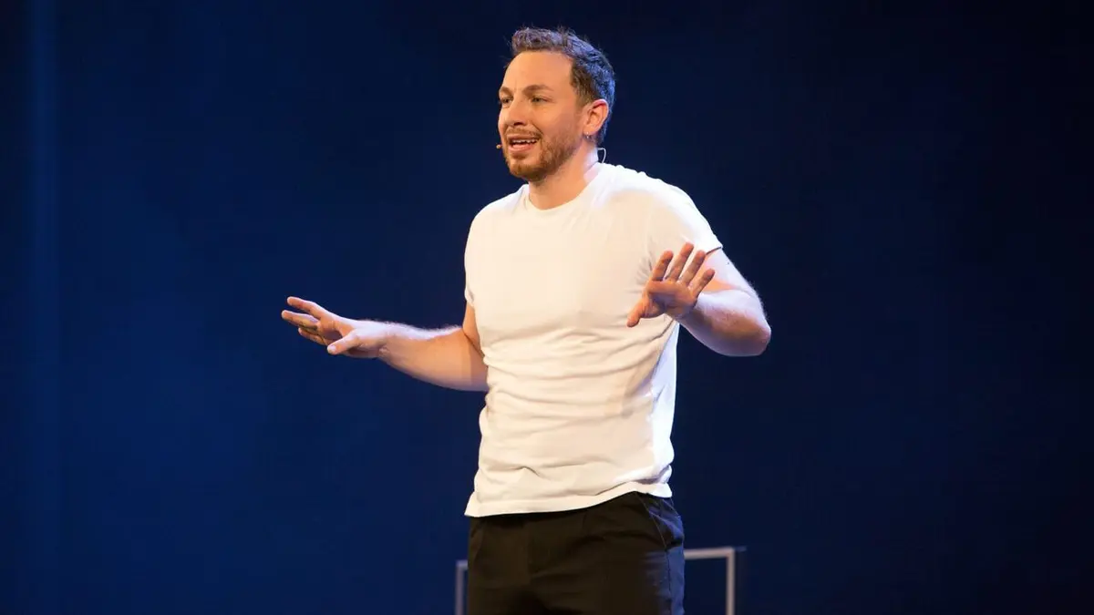 Alex Ramirès : Sensiblement viril