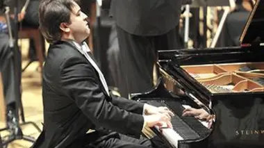 Alexei Volodin joue les deux concertos pour piano de Chopin