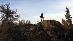 Alone S08E03 Un invité surprise