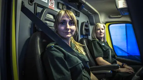 Ambulance UK S05E01