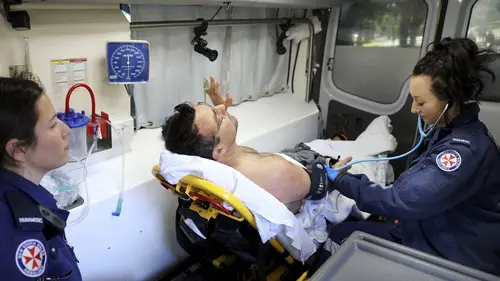 Ambulance Australia S02E02